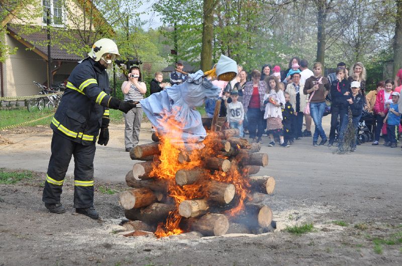 2013 04 30 pálení čarodějnic Záblatí 34