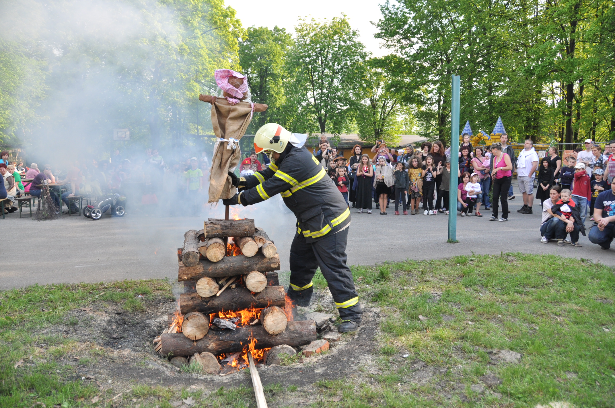 2014 04 30 pálení čarodějnic Záblatí 55