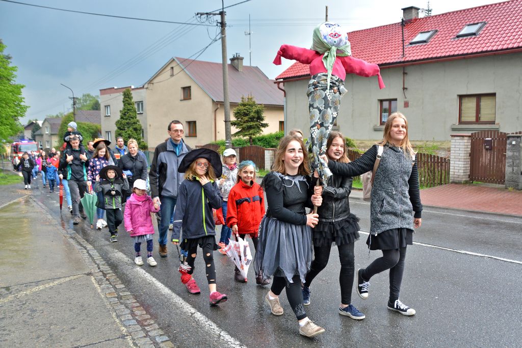 2019 04 30 pálení čarodějnic Záblatí 01